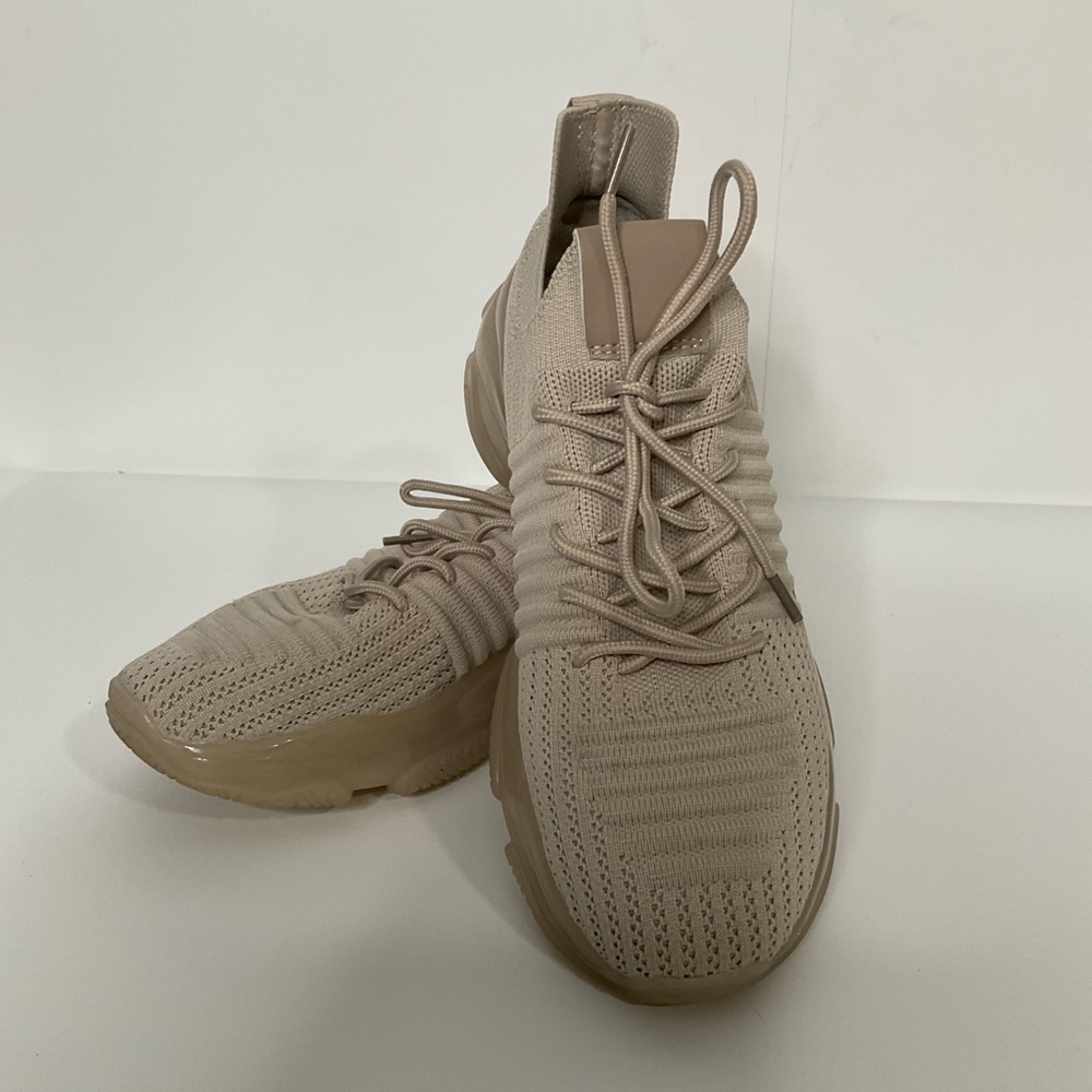Cushionaire Apolo-T Memory Foam Tan Laces Tennis Shoes; Like New Size 8M. - Picture 9 of 14